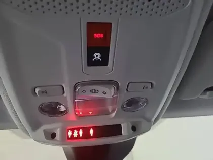 Photo 82 Peugeot 208  PureTech 100 S&S BVM6