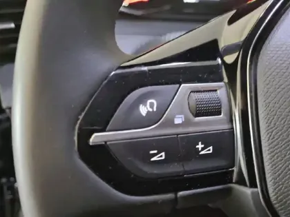 Photo 84 Peugeot 208  PureTech 100 S&S BVM6