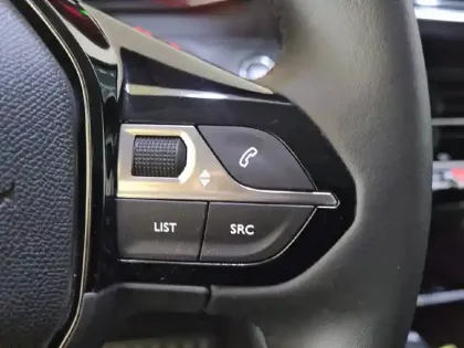 Photo 85 Peugeot 208  PureTech 100 S&S BVM6