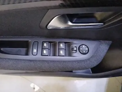 Photo 59 Peugeot 208 Gén. II Ph2 Active 5