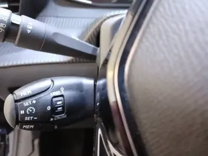 Photo 26 Peugeot 208  PureTech 100 S&S BVM6