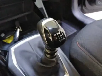 Photo 43 Peugeot 208 Gén. II Ph2 Active 5