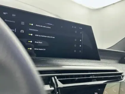 Photo 23 Peugeot 5008  Hybrid 136 e-DCS6