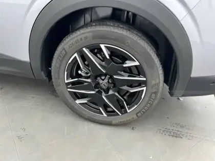 Photo 12 Peugeot 5008  Hybrid 136 e-DCS6