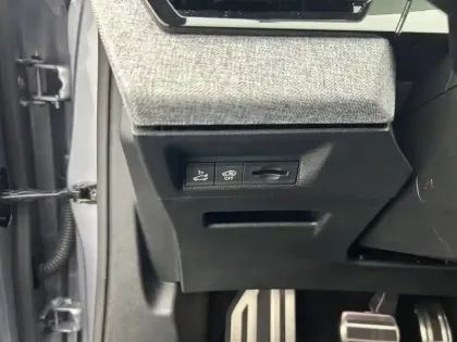 Photo 18 Peugeot 5008  Hybrid 136 e-DCS6