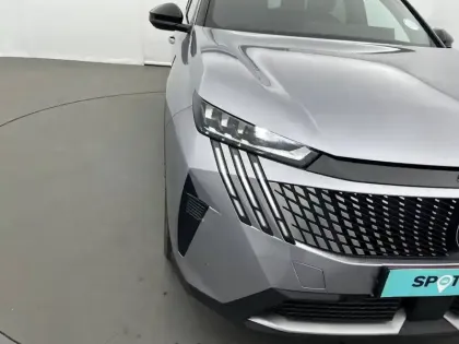 Photo 73 Peugeot 5008  Hybrid 136 e-DCS6