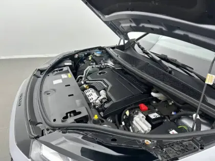 Photo 14 Peugeot 5008  Hybrid 136 e-DCS6