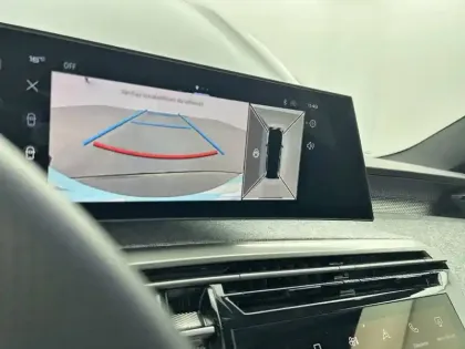 Photo 24 Peugeot 5008  Hybrid 136 e-DCS6