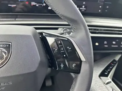 Photo 71 Peugeot 5008  Hybrid 136 e-DCS6