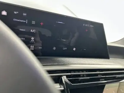 Photo 47 Peugeot 5008  Hybrid 136 e-DCS6