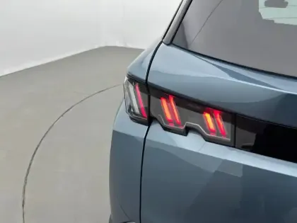 Photo 68 Peugeot 5008  Hybrid 136 e-DCS6