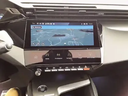 Photo 14 Peugeot 408  PHEV 180 e-EAT8