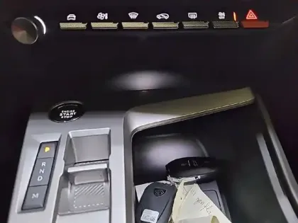 Photo 24 Peugeot 308  Hybrid 145 e-DCS6