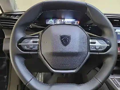 Photo 8 Peugeot 308  Hybrid 145 e-DCS6