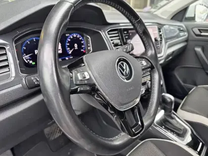 Photo 8 Volkswagen T-roc  1.5 TSI 150 EVO Start/Stop DSG7