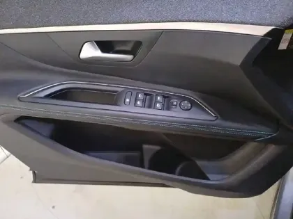 Photo 47 Peugeot 5008  BlueHDi 130ch S&S EAT8