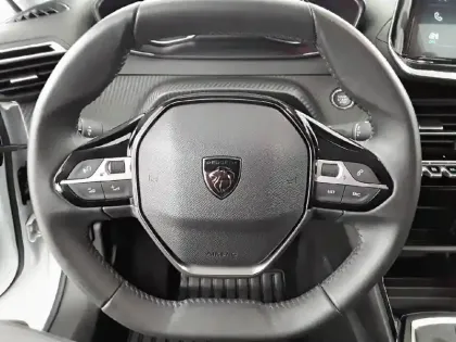 Photo 8 Peugeot 208  PureTech 100 S&S BVM6