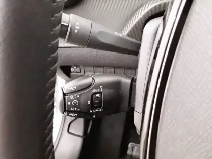 Photo 18 Peugeot 208  PureTech 100 S&S BVM6