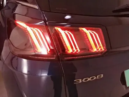 Photo 80 Peugeot 3008  Puretech 130ch S&S EAT8