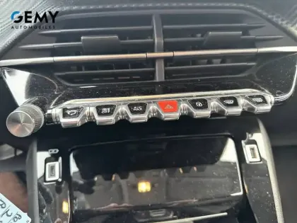 Photo 13 Peugeot 208  PureTech 100 S&S EAT8