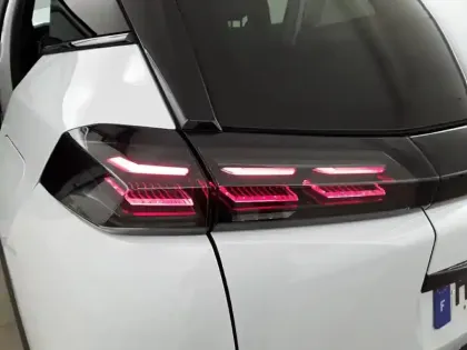 Photo 16 Peugeot 2008  Hybrid 145 e-DCS6