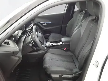 Photo 10 Peugeot 2008  Hybrid 145 e-DCS6