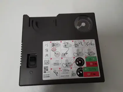 Photo 18 Peugeot 2008  Hybrid 145 e-DCS6