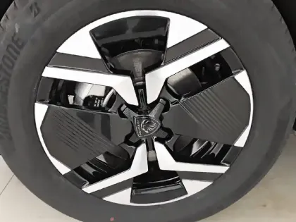 Photo 12 Peugeot 2008  Hybrid 145 e-DCS6