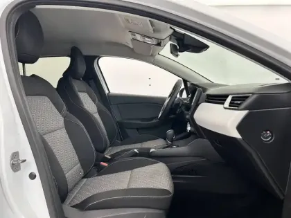 Photo 13 Renault Clio  E-Tech full hybrid 145