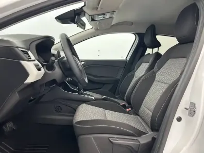 Photo 9 Renault Clio  E-Tech full hybrid 145