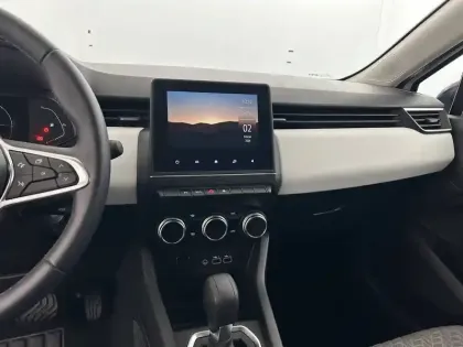 Photo 11 Renault Clio  E-Tech full hybrid 145