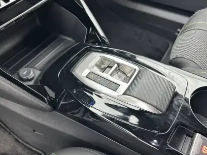 Photo 13 Peugeot 2008  Hybrid 145 e-DCS6