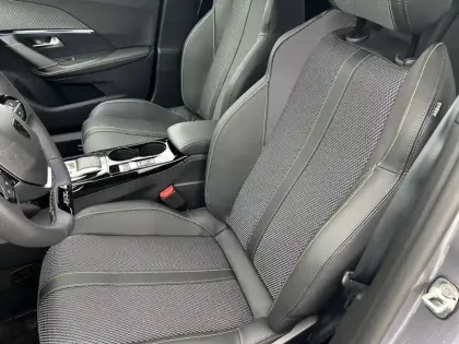 Photo 10 Peugeot 2008  Hybrid 145 e-DCS6