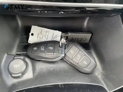 Photo 14 Peugeot 208  BlueHDi 100 S&S BVM6