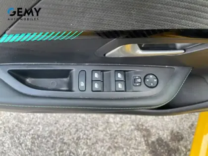 Photo 18 Peugeot 208  BlueHDi 100 S&S BVM6