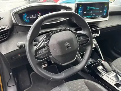 Photo 8 Peugeot 208  Electrique 50 kWh 136ch