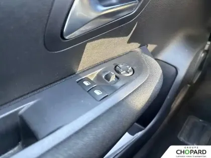 Photo 46 Peugeot 208  PureTech 75 S&S BVM5