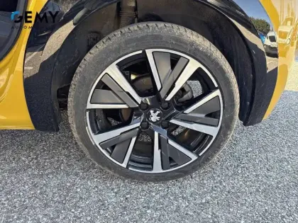 Photo 10 Peugeot 208  PureTech 100 S&S BVM6