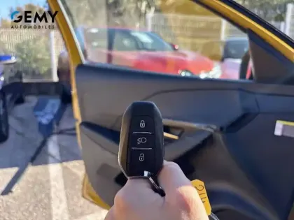 Photo 17 Peugeot 208  PureTech 100 S&S BVM6