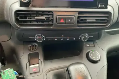 Photo 63 Peugeot Partner  FOURGON M 950 KG BLUEHDI 130 S&S BVM6