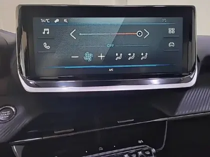 Photo 80 Peugeot 208  PureTech 100 S&S BVM6