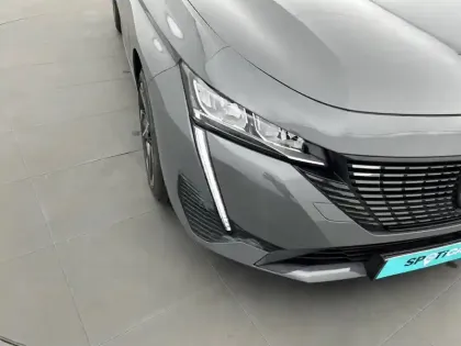 Photo 15 Peugeot 308  Hybrid 136 e-DCS6