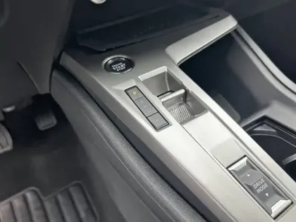 Photo 13 Peugeot 308  Hybrid 136 e-DCS6