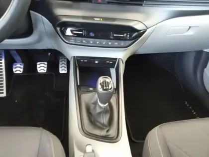 Photo 17 Hyundai Bayon  1.0 T-GDi 100 Hybrid 48V