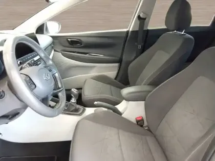 Photo 6 Hyundai Bayon  1.0 T-GDi 100 Hybrid 48V