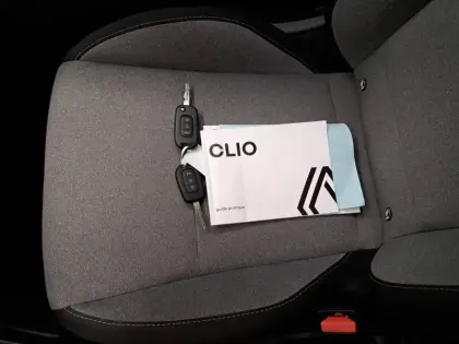 Photo 38 Renault Clio  Blue dCi 100 ch GSR2