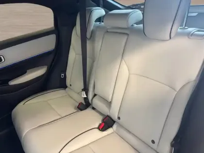 Photo 13 Honda E:ny1  204 ch