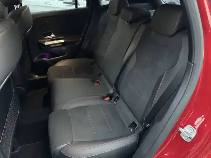 Photo 6 Mercedes GLA  180 7G-DCT