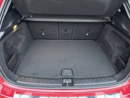 Photo 18 Mercedes GLA  180 7G-DCT