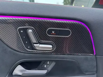 Photo 14 Mercedes GLA  180 7G-DCT